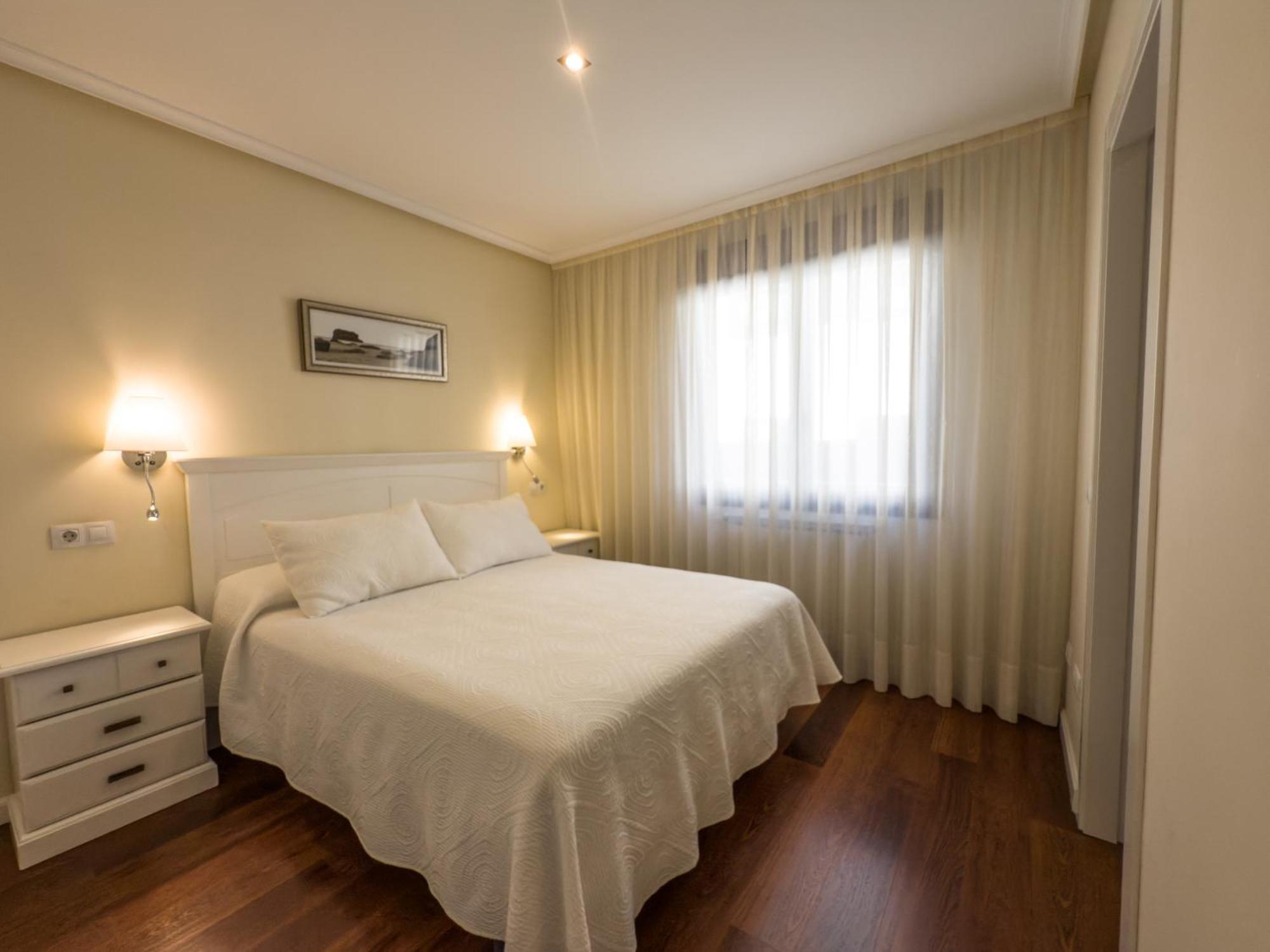 Apartamentos Verdemar Llanes Exteriör bild