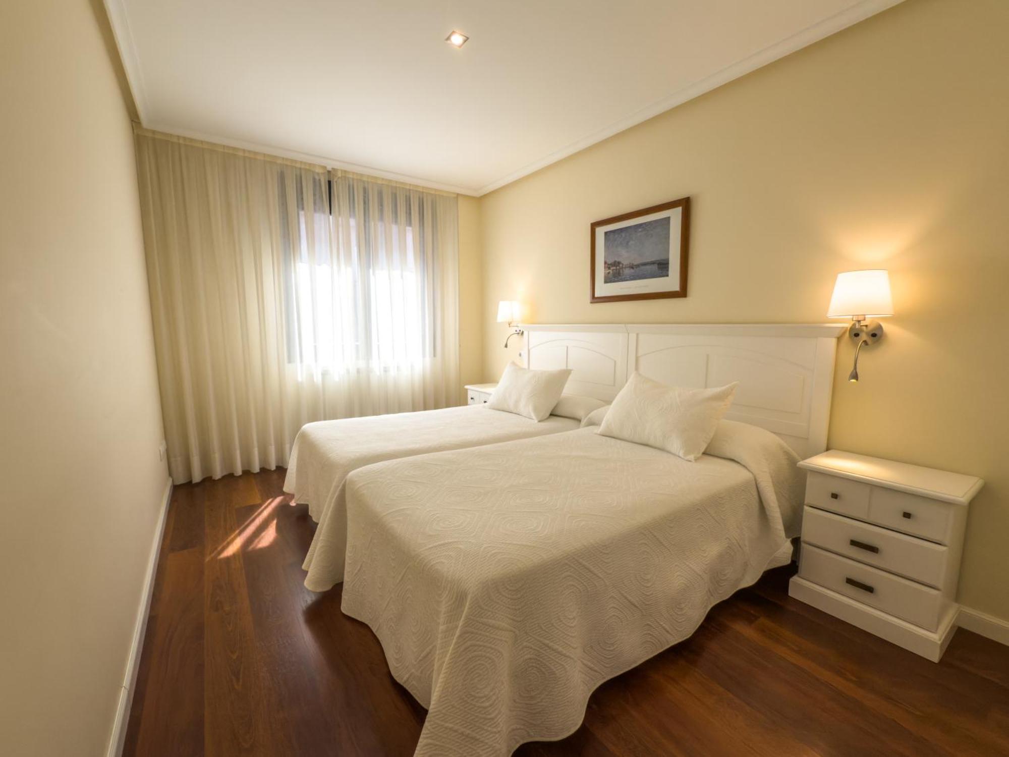 Apartamentos Verdemar Llanes Exteriör bild