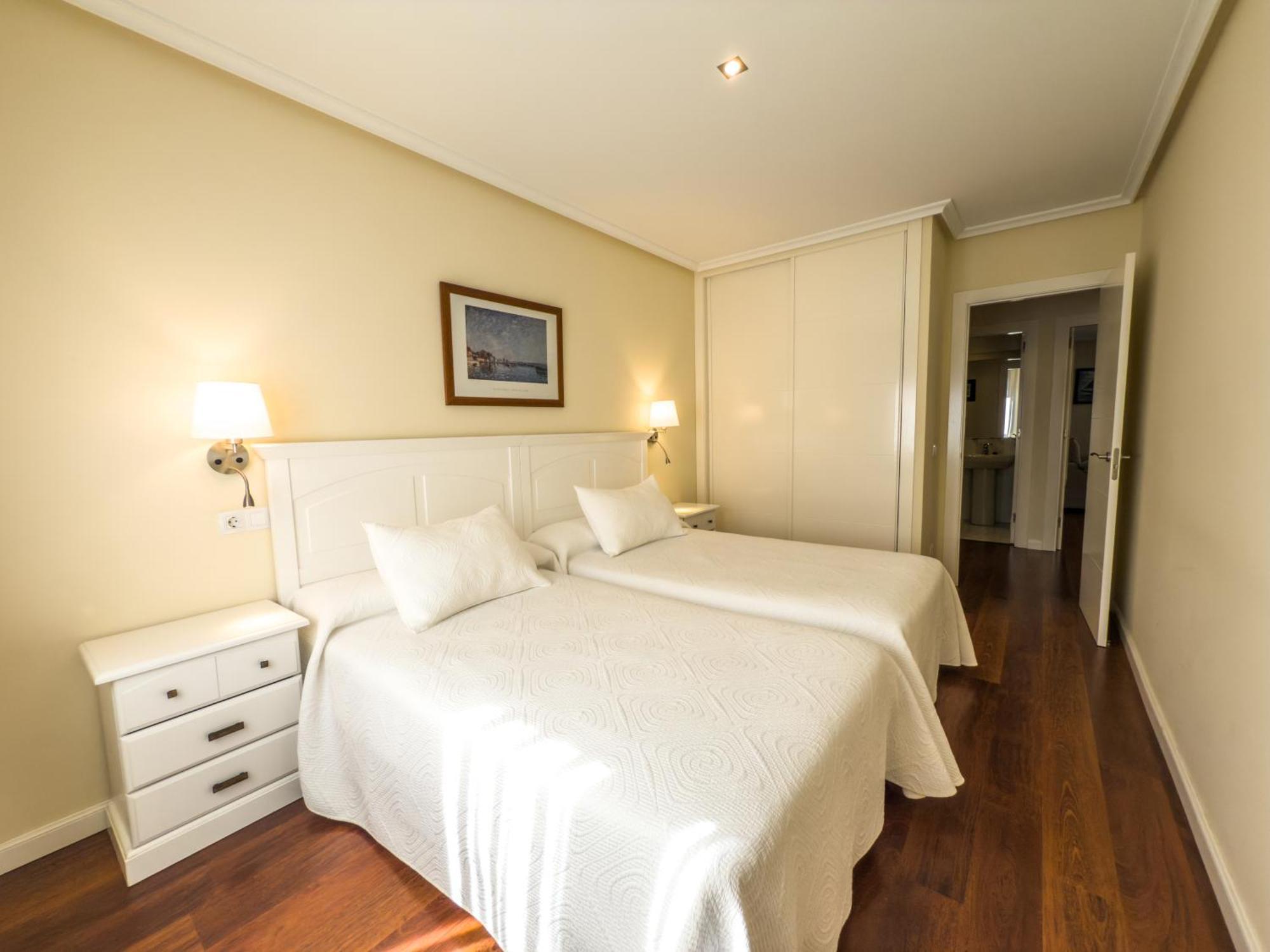 Apartamentos Verdemar Llanes Exteriör bild