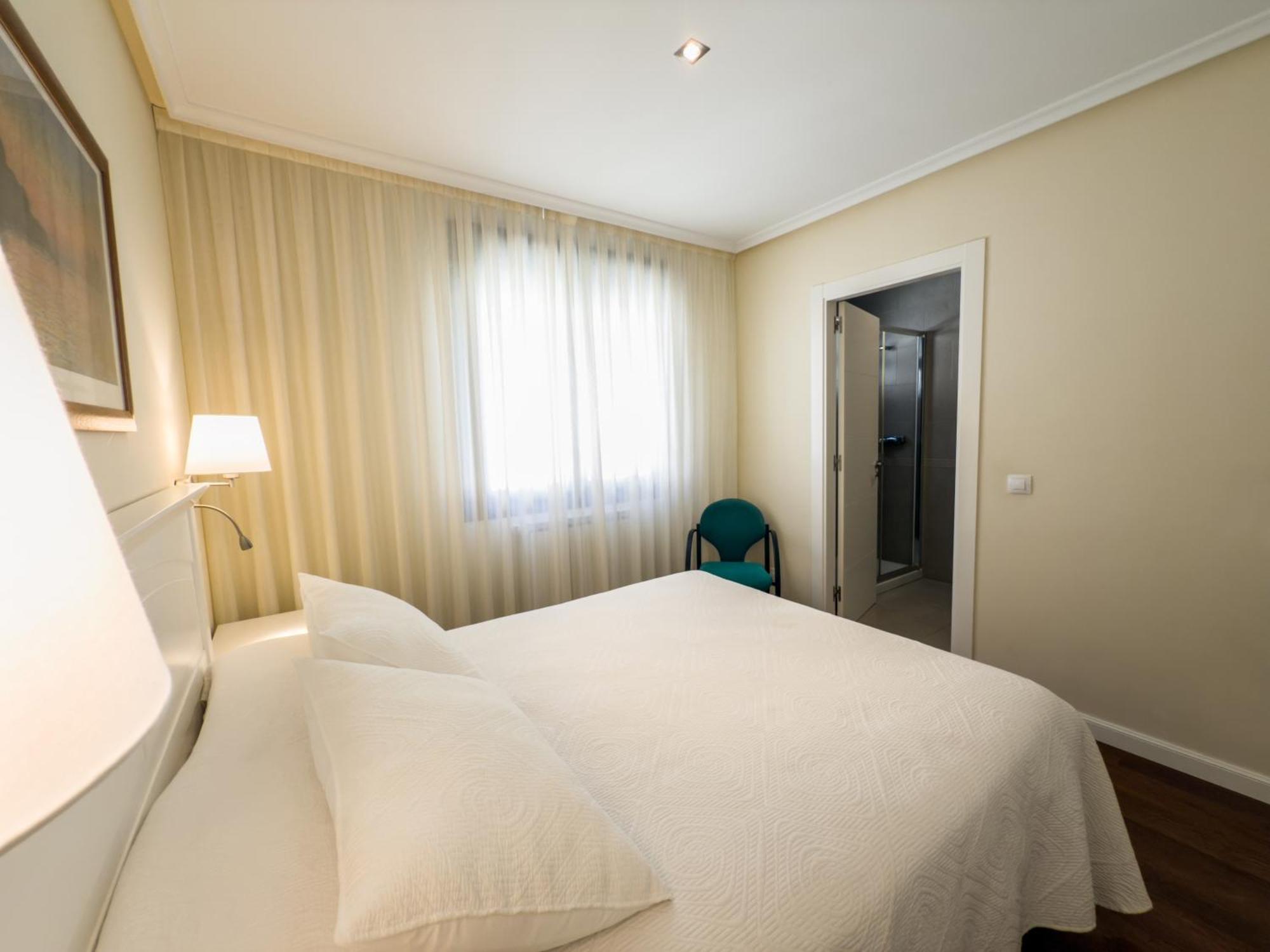 Apartamentos Verdemar Llanes Exteriör bild
