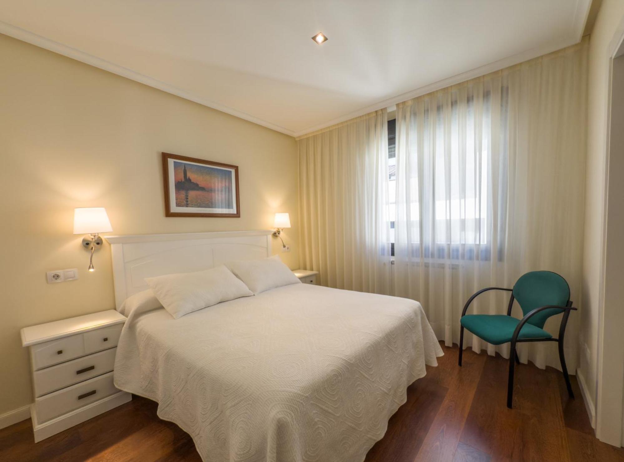 Apartamentos Verdemar Llanes Exteriör bild