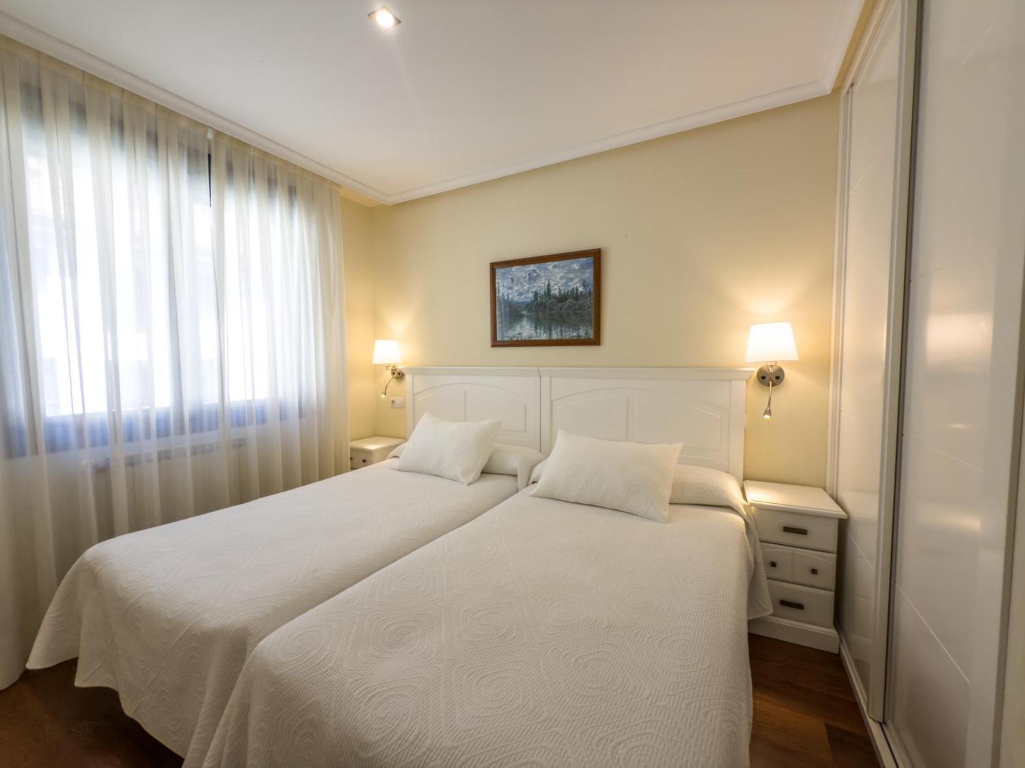 Apartamentos Verdemar Llanes Exteriör bild
